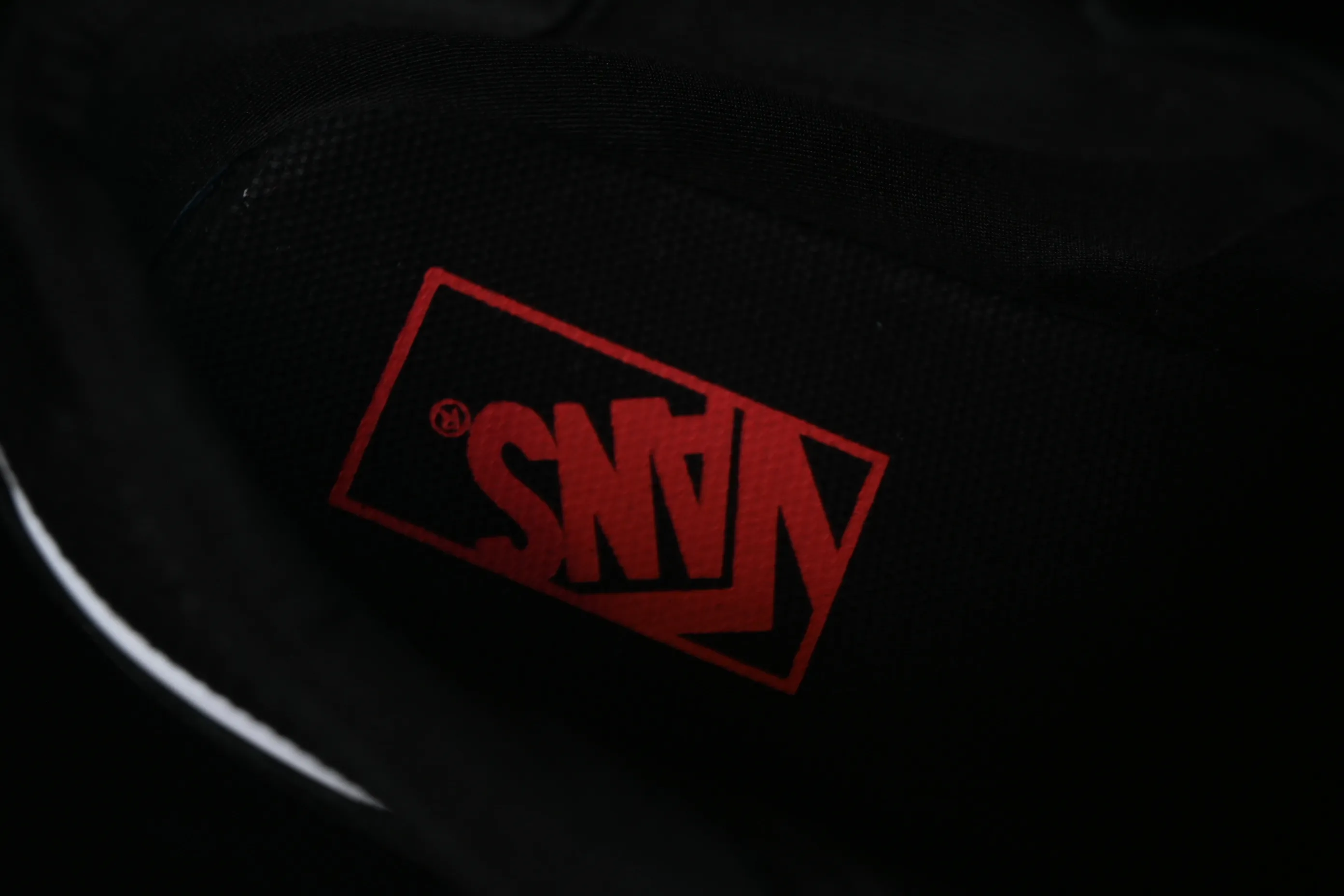 All categories Vans Vans series Vans Low Vans low-top Vans Caldrone Vans official Black Warrior American retro casual skateboard shoes VN0007P9BA2